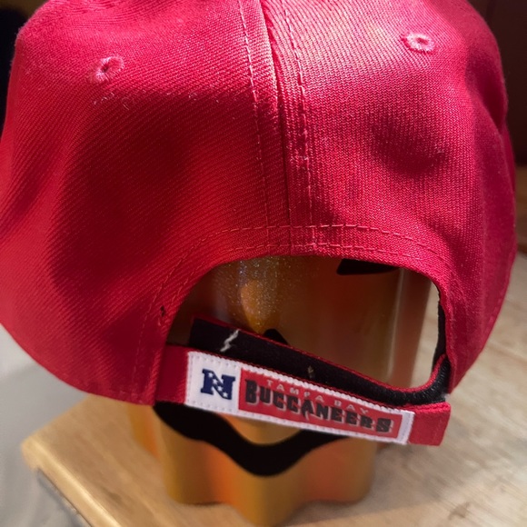 Tampa Bay Buccaneers hat. - Picture 4 of 9